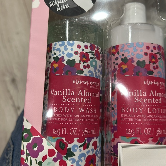 It’s amazing. It’s really brand you not touched. can even scratch for scent - Picture 5 of 8